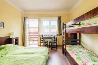 Отели типа «постель и завтрак» Omega Jantar Янтар Четырехместный номер с балконом-5